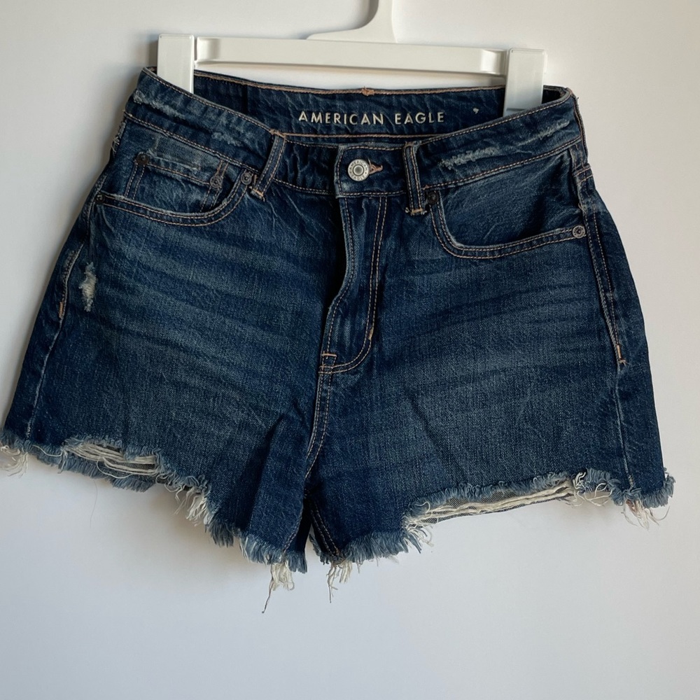 🔴 SOLD 🔴 American Eagle Shorts Distressed Size: 2